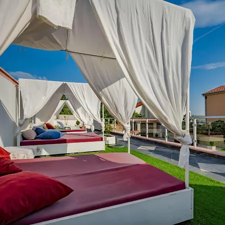 Melandura-6 By Interhome