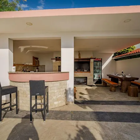 Melandura-6 By Interhome Dinjiška