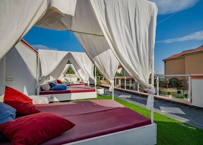 Melandura-6 By Interhome